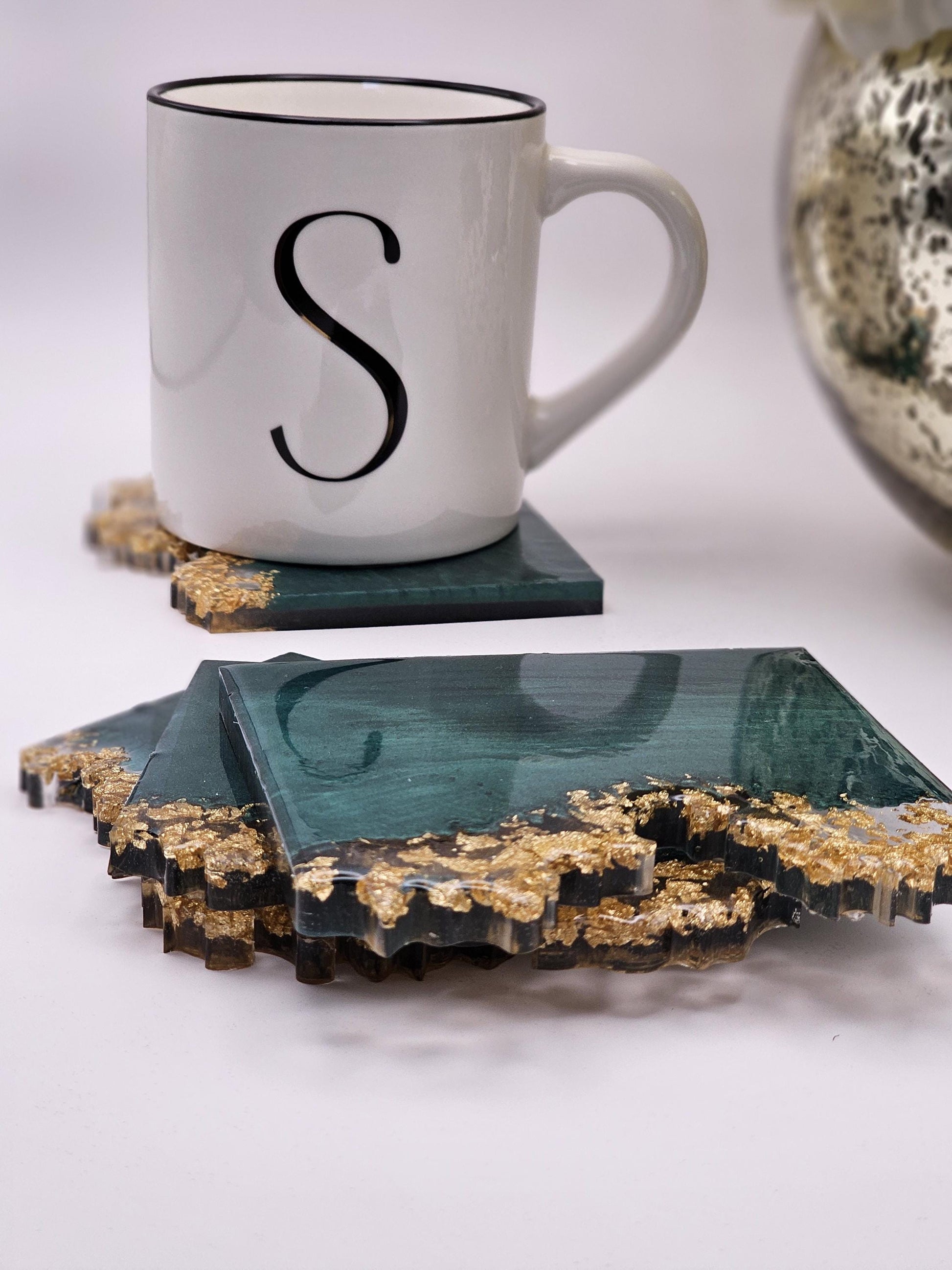 4 piece geode resin coaster