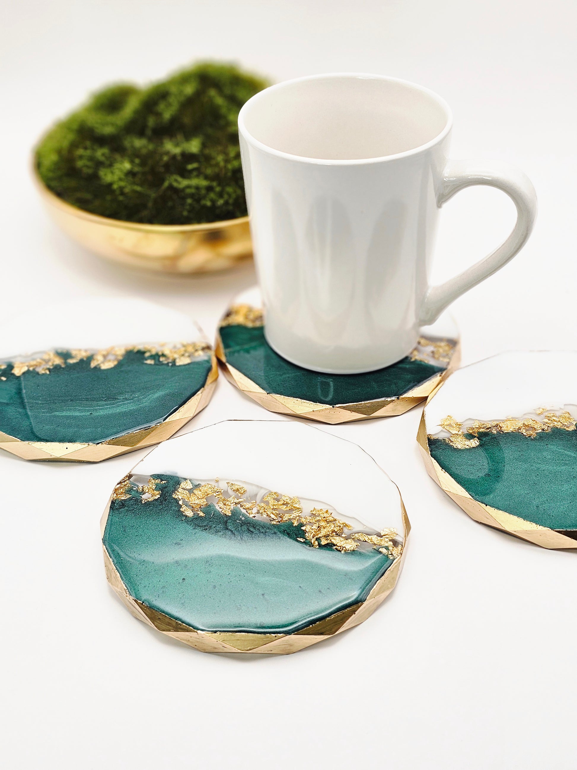 4-Piece Diamond Edge Resin Coaster Set – White & Emerald Green with Gold Accents
